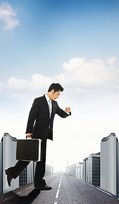 전신 PSD 구름 편집 편집이미지 응시 남자 도로 시계 이동 서류가방 비즈니스 하늘 한명 들기 사람 동양인 풍경 정장 빌딩 20대 성인 청춘 도시풍경 걷기 도시 직장인 비즈니스맨 계획 큼 지각 손목시계 바쁨 워킹 거인 남자만 남자한명만 성인남자만 청년만 청년남자만 청년남자한명만 성인한명만 성인남자한명만 성인만 이미지편집 자연요소 직업 1 시선 옷 길 컨셉 가방 장신구 교통시설 모션 인종 청년 건물 크기 파일형식