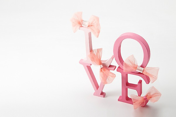 포토 JPG 스튜디오촬영 알파벳 영어 리본 백그라운드 대문자 실내 사랑 사람없음 장식 단어 오브젝트 국내포토 문자 감정 내부 파일형식