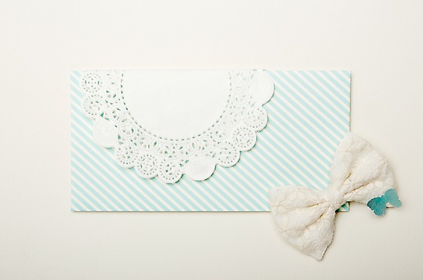 포토 JPG 스튜디오촬영 리본 백그라운드 봉투 편지봉투 실내 사람없음 장식 편지 오브젝트 도일리 국내포토 내부 파일형식