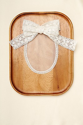 포토 JPG 스튜디오촬영 식기 접시 리본 백그라운드 쟁반 실내 사람없음 장식 오브젝트 국내포토 레이스천 내부 직물 파일형식