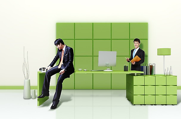 전신 PSD 외국인 편집 편집이미지 직업 시선 남자 비즈니스 탁자 서기 미소 웃음 들기 사람 앉기 동양인 정장 손짓 20대 성인 두명 그래픽 인테리어 청춘 사무실 3D 모니터 꽃병 기댐 스탠드 직장인 비즈니스맨 전화기 책상 입체 문서 파일 남자만 성인남자만 청년만 청년남자만 성인만 편집3D 디자인 옷 꽃 가구 컨셉 모션 조명 표정 인종 청년 컴퓨터 디지털합성 파일형식