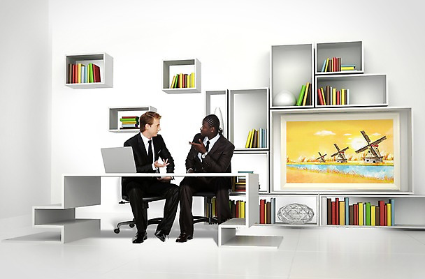 전신 PSD 서양인 외국인 백인 편집 편집이미지 직업 시선 남자 흑인 액자 의자 비즈니스 탁자 책장 정보기술 대화 사람 앉기 정장 성인 두명 그래픽 책 30대 노트북 전자제품 인테리어 컴퓨터 청춘 사무실 3D 마주보기 업무 직장인 비즈니스맨 토론 책상 동료 입체 서랍장 남자만 성인남자만 장년만 장년남자만 성인만 편집3D 디자인 옷 가구 컨셉 관계 모션 기술 말하기 인종 장년 작업 디지털합성 파일형식