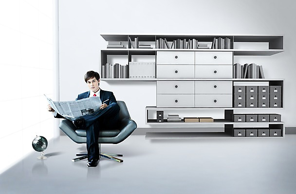 전신 PSD 서양인 외국인 백인 편집 편집이미지 직업 시선 남자 의자 비즈니스 책장 한명 미소 웃음 들기 사람 앉기 정장 20대 성인 그래픽 인테리어 청춘 사무실 3D 꽃병 다리꼬기 직장인 비즈니스맨 신문 입체 서랍장 남자만 남자한명만 성인남자만 청년만 청년남자만 청년남자한명만 성인한명만 성인남자한명만 성인만 편집3D 1 디자인 옷 꽃 가구 컨셉 모션 표정 인종 청년 간행물 뉴스 디지털합성 파일형식