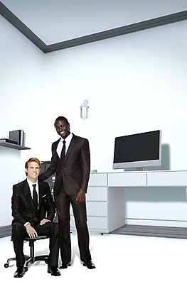 전신 PSD 서양인 외국인 백인 편집 편집이미지 직업 시선 남자 흑인 의자 비즈니스 탁자 서기 미소 웃음 사람 앉기 정장 성인 두명 그래픽 30대 인테리어 청춘 사무실 3D 모니터 업무 직장인 비즈니스맨 책상 동료 입체 남자만 성인남자만 장년만 장년남자만 성인만 편집3D 디자인 옷 가구 컨셉 관계 모션 표정 인종 장년 컴퓨터 작업 디지털합성 파일형식