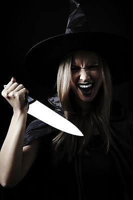 포토 JPG 스튜디오촬영 외국인 모델 해외기획촬영 모자 2012년태국 여자 컨셉 검은배경 실내 한명 서기 사람 상반신 20대 성인 분장 할로윈 찡그림 칼 위협 마녀 백설공주 식칼 마녀모자 여자만 여자한명만 성인여자만 청년만 청년여자만 성인한명만 청년여자한명만 성인여자한명만 성인만 겁주기 국내포토 모자_잡화 1 잡화 백그라운드 모션 주방용품 동화 표정 인종 청년 내부 검은색 공주님 파일형식