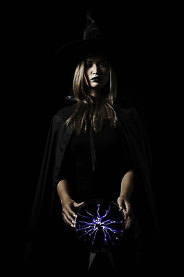 포토 JPG 스튜디오촬영 외국인 모델 해외기획촬영 모자 2012년태국 여자 컨셉 검은배경 실내 한명 서기 사람 20대 성인 분장 할로윈 마술 구슬 마녀 백설공주 마법 마녀모자 수정구슬 요술 여자만 여자한명만 성인여자만 청년만 청년여자만 성인한명만 청년여자한명만 성인여자한명만 성인만 국내포토 모자_잡화 1 잡화 백그라운드 모션 동화 인종 청년 내부 검은색 마술도구 공주님 파일형식