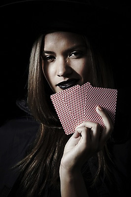 포토 JPG 스튜디오촬영 외국인 모델 해외기획촬영 모자 2012년태국 여자 컨셉 검은배경 실내 한명 서기 사람 상반신 20대 성인 분장 할로윈 트럼프 마녀 포커 백설공주 마법 마녀모자 여자만 여자한명만 성인여자만 청년만 청년여자만 성인한명만 청년여자한명만 성인여자한명만 성인만 국내포토 모자_잡화 1 잡화 백그라운드 모션 동화 인종 청년 내부 놀이용품 검은색 게임 공주님 파일형식