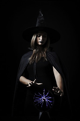 포토 JPG 스튜디오촬영 외국인 모델 해외기획촬영 모자 2012년태국 여자 컨셉 검은배경 실내 한명 서기 사람 20대 성인 분장 할로윈 마술 구슬 마녀 백설공주 마법 마녀모자 수정구슬 요술 여자만 여자한명만 성인여자만 청년만 청년여자만 성인한명만 청년여자한명만 성인여자한명만 성인만 국내포토 모자_잡화 1 잡화 백그라운드 모션 동화 인종 청년 내부 검은색 마술도구 공주님 파일형식