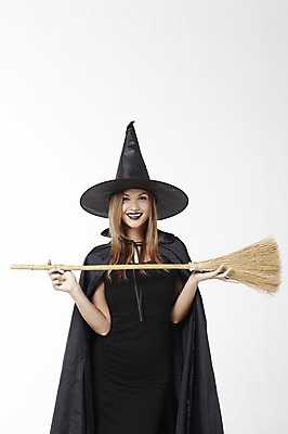 포토 JPG 스튜디오촬영 외국인 모델 해외기획촬영 모자 2012년태국 여자 컨셉 실내 한명 서기 미소 웃음 누끼 사람 20대 성인 분장 할로윈 청소도구 빗자루 마녀 백설공주 마녀모자 여자만 여자한명만 성인여자만 청년만 청년여자만 성인한명만 청년여자한명만 성인여자한명만 성인만 국내포토 모자_잡화 1 잡화 모션 동화 표정 인종 청년 내부 도구 청소 공주님 파일형식