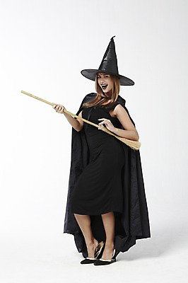 포토 JPG 스튜디오촬영 전신 외국인 모델 해외기획촬영 모자 2012년태국 여자 컨셉 실내 한명 서기 미소 웃음 누끼 사람 20대 성인 분장 할로윈 청소도구 빗자루 마녀 백설공주 마녀모자 여자만 여자한명만 성인여자만 청년만 청년여자만 성인한명만 청년여자한명만 성인여자한명만 성인만 국내포토 모자_잡화 1 잡화 모션 동화 표정 인종 청년 내부 도구 청소 공주님 파일형식