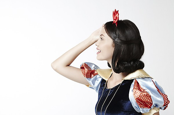 포토 JPG 스튜디오촬영 외국인 모델 해외기획촬영 응시 2012년태국 드레스 여자 컨셉 모션 실내 한명 서기 미소 웃음 누끼 사람 상반신 20대 성인 백설공주 여자만 여자한명만 성인여자만 청년만 청년여자만 성인한명만 청년여자한명만 성인여자한명만 성인만 국내포토 1 시선 옷 동화 표정 인종 청년 내부 공주님 파일형식