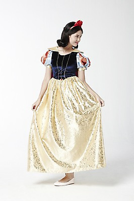 포토 JPG 스튜디오촬영 전신 외국인 모델 해외기획촬영 2012년태국 드레스 여자 컨셉 모션 실내 한명 서기 미소 웃음 누끼 사람 손짓 20대 성인 백설공주 여자만 여자한명만 성인여자만 청년만 청년여자만 성인한명만 청년여자한명만 성인여자한명만 성인만 국내포토 1 옷 동화 표정 인종 청년 내부 공주님 파일형식