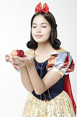 포토 JPG 스튜디오촬영 외국인 모델 해외기획촬영 2012년태국 드레스 여자 컨셉 과일 실내 한명 서기 미소 웃음 누끼 사람 20대 성인 사과 백설공주 독사과 여자만 여자한명만 성인여자만 청년만 청년여자만 성인한명만 청년여자한명만 성인여자한명만 성인만 국내포토 1 옷 모션 동화 표정 인종 청년 내부 독약 공주님 파일형식