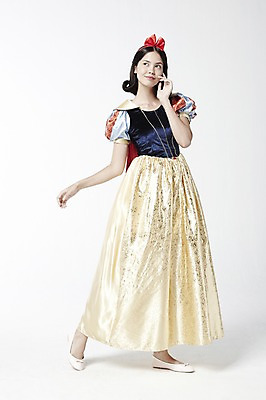 포토 JPG 스튜디오촬영 전신 외국인 모델 해외기획촬영 2012년태국 드레스 여자 컨셉 모션 실내 한명 서기 미소 웃음 누끼 사람 손짓 20대 성인 백설공주 여자만 여자한명만 성인여자만 청년만 청년여자만 성인한명만 청년여자한명만 성인여자한명만 성인만 국내포토 1 옷 동화 표정 인종 청년 내부 공주님 파일형식