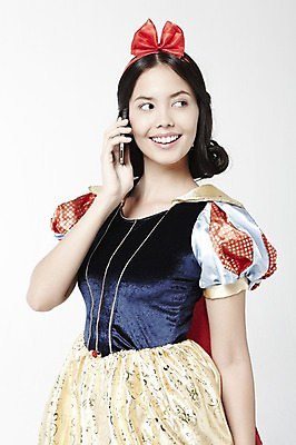 포토 JPG 스튜디오촬영 외국인 모델 해외기획촬영 2012년태국 드레스 여자 컨셉 실내 한명 서기 미소 웃음 누끼 사람 20대 성인 스마트폰 백설공주 통화 여자만 여자한명만 성인여자만 청년만 청년여자만 성인한명만 청년여자한명만 성인여자한명만 성인만 국내포토 1 옷 모션 동화 표정 인종 청년 내부 핸드폰 스마트기기 공주님 파일형식