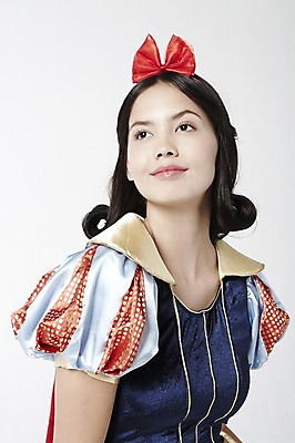 포토 JPG 스튜디오촬영 외국인 모델 해외기획촬영 응시 2012년태국 드레스 여자 컨셉 실내 한명 서기 누끼 사람 상반신 20대 성인 백설공주 여자만 여자한명만 성인여자만 청년만 청년여자만 성인한명만 청년여자한명만 성인여자한명만 성인만 국내포토 1 시선 옷 모션 동화 인종 청년 내부 공주님 파일형식