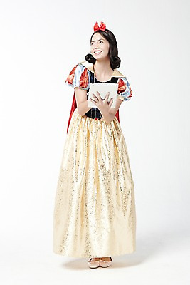 포토 JPG 스튜디오촬영 전신 외국인 모델 해외기획촬영 2012년태국 드레스 여자 컨셉 실내 한명 서기 미소 웃음 누끼 사람 20대 성인 전자제품 태블릿 터치 웹서핑 백설공주 여자만 여자한명만 성인여자만 청년만 청년여자만 성인한명만 청년여자한명만 성인여자한명만 성인만 국내포토 1 옷 모션 동화 표정 인종 청년 내부 스마트기기 공주님 파일형식