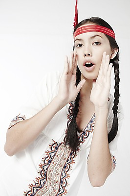 포토 JPG 스튜디오촬영 외국인 모델 해외기획촬영 2012년태국 여자 포즈 컨셉 모션 안내 실내 한명 서기 누끼 사람 손짓 상반신 20대 성인 장식 인디언 알림 깃털 여자만 여자한명만 성인여자만 청년만 청년여자만 성인한명만 청년여자한명만 성인여자한명만 성인만 국내포토 1 아메리카 인종 청년 내부 파일형식