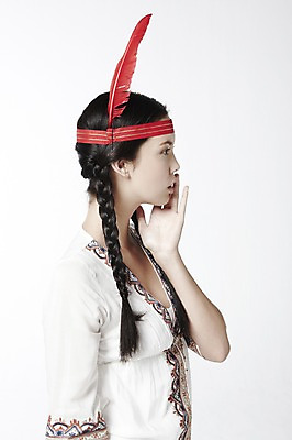 포토 JPG 스튜디오촬영 외국인 모델 해외기획촬영 2012년태국 여자 포즈 컨셉 모션 실내 한명 서기 누끼 사람 손짓 상반신 20대 성인 장식 인디언 깃털 여자만 여자한명만 성인여자만 청년만 청년여자만 성인한명만 청년여자한명만 성인여자한명만 성인만 국내포토 1 아메리카 인종 청년 내부 파일형식