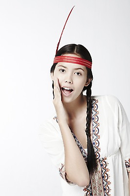 포토 JPG 스튜디오촬영 외국인 모델 해외기획촬영 2012년태국 여자 포즈 컨셉 모션 안내 실내 한명 서기 누끼 사람 손짓 상반신 20대 성인 장식 인디언 알림 깃털 여자만 여자한명만 성인여자만 청년만 청년여자만 성인한명만 청년여자한명만 성인여자한명만 성인만 국내포토 1 아메리카 인종 청년 내부 파일형식