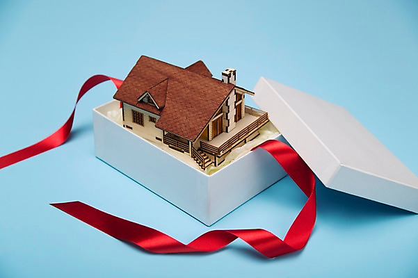 포토 JPG 스튜디오촬영 건축물 리본 백그라운드 포장 주택 실내 선물포장 선물 근접촬영 사람없음 건물 장식 선물상자 상자 모형 미니어처 끈 오브젝트 국내포토 건축 뷰포인트 내부 파일형식