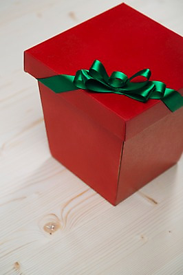 포토 JPG 스튜디오촬영 리본 백그라운드 포장 실내 선물포장 선물 근접촬영 사람없음 아웃포커스 장식 선물상자 상자 끈 오브젝트 국내포토 뷰포인트 촬영기법 내부 파일형식