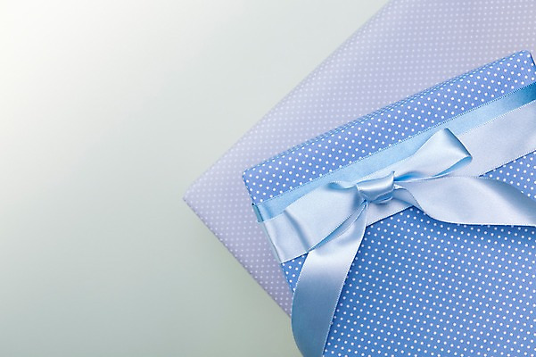 포토 JPG 스튜디오촬영 리본 백그라운드 포장 실내 선물포장 선물 근접촬영 사람없음 아웃포커스 장식 선물상자 상자 끈 오브젝트 국내포토 뷰포인트 촬영기법 내부 파일형식