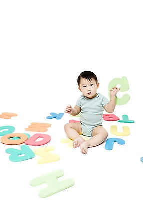 포토 JPG 스튜디오촬영 전신 문자 알파벳 영어 어린이교육 교육 남자 어린이라이프 놀이 실내 영어교육 한명 누끼 사람 앉기 동양인 앞모습 장난감 놀이용품 블록 한국인 아기 글자교육 조기교육 남자만 남자한명만 아기만 남자아기만 남자아기한명만 국내포토 1 라이프스타일 어린이 뷰포인트 모션 인종 내부 오브젝트 파일형식