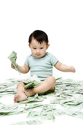 포토 JPG 스튜디오촬영 전신 남자 어린이라이프 지폐 돈 실내 한명 들기 누끼 사람 앉기 동양인 앞모습 금융 경제 한국인 아기 원화 만원 어린이경제 돈벼락 남자만 남자한명만 아기만 남자아기만 남자아기한명만 국내포토 1 라이프스타일 어린이 뷰포인트 모션 인종 내부 재산 파일형식