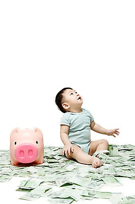 포토 JPG 스튜디오촬영 전신 남자 어린이라이프 지폐 돈 실내 한명 누끼 사람 앉기 동양인 금융 경제 저축 한국인 돼지저금통 저금통 올려보기 아기 절약 원화 만원 어린이경제 남자만 남자한명만 아기만 남자아기만 남자아기한명만 국내포토 1 라이프스타일 어린이 컨셉 모션 인종 내부 재산 파일형식