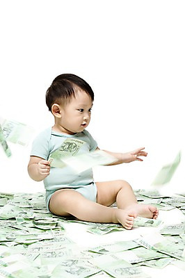 포토 JPG 스튜디오촬영 전신 남자 어린이라이프 지폐 돈 날리기 실내 한명 누끼 사람 앉기 동양인 옆모습 금융 경제 한국인 아기 원화 만원 어린이경제 돈벼락 남자만 남자한명만 아기만 남자아기만 남자아기한명만 국내포토 1 라이프스타일 어린이 뷰포인트 모션 인종 내부 재산 파일형식