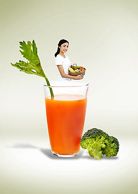PSD 외국인 편집 편집이미지 웰빙 여자 음료 백그라운드 채소 과일 잔 감자 한명 서기 웃음 들기 사람 동양인 상반신 성인 컵 바구니 주스 당근 신선 브로콜리 유기농 담기 청포도 당근주스 여자만 여자한명만 성인여자만 성인만 이미지편집 1 식기 모션 포도 뿌리채소 표정 인종 야채주스 파일형식