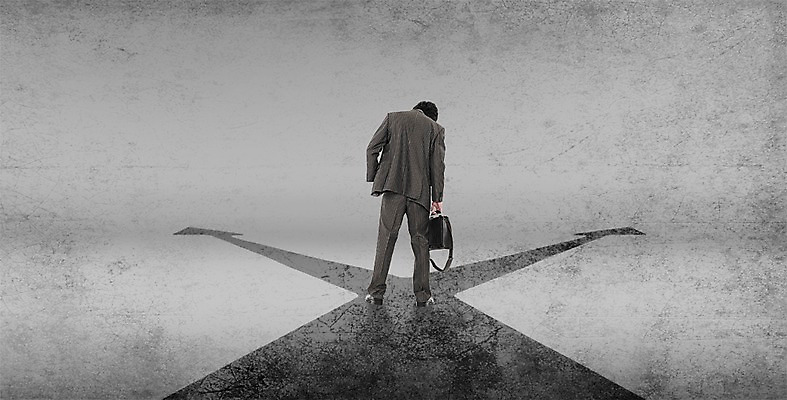 전신 PSD 편집 편집이미지 남자 길 생각 서류가방 비즈니스 한명 들기 사람 정장 성인 뒷모습 슬픔 직장인 비즈니스맨 좌절 선택 갈림길 고민 갈등 갈래길 남자만 남자한명만 성인남자만 성인만 이미지편집 직업 1 옷 감정 뷰포인트 컨셉 가방 모션 파일형식