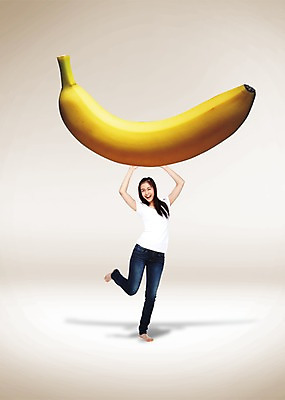 전신 PSD 외국인 편집 편집이미지 웰빙 여자 백그라운드 과일 바나나 한명 서기 웃음 들기 사람 동양인 성인 신선 유기농 여자만 여자한명만 성인여자만 성인만 이미지편집 1 모션 표정 인종 파일형식