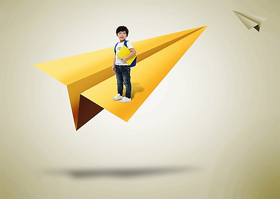 전신 PSD 편집 편집이미지 어린이교육 교육 남자 어린이 가방 한명 서기 들기 사람 동양인 소년 옆모습 유치원생 한국인 비행 종이비행기 종이접기 유치원교육 남자만 남자한명만 어린이만 소년만 소년한명만 이미지편집 1 잡화 종이 뷰포인트 모션 인종 접기 파일형식