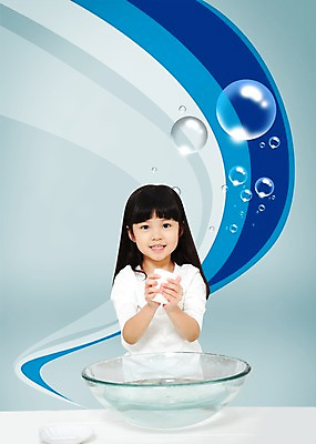 PSD 편집 편집이미지 여자 어린이 한명 웃음 사람 동양인 소녀 상반신 앞모습 청결 유치원생 한국인 물방울 씻기 세면대 비누 손씻기 여자만 여자한명만 어린이만 소녀만 소녀한명만 이미지편집 1 뷰포인트 표정 인종 위생용품 위생 파일형식