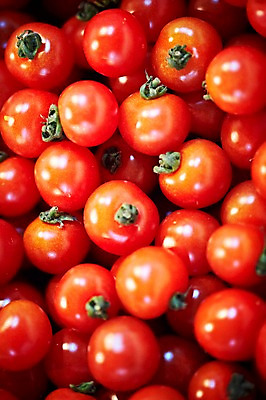 포토 JPG 웰빙 음식 컬러 백그라운드 토마토 채소 식재료 방울토마토 근접촬영 사람없음 아웃포커스 빨간색 농작물 쌓기 친환경 유기농 국내포토 뷰포인트 농업 모션 촬영기법 환경 파일형식