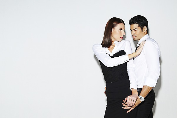 포토 JPG 스튜디오촬영 외국인 해외기획촬영 2012년태국 여자 남자 비즈니스 실내 서기 사람 정장 상반신 20대 성인 두명 옆모습 섹시 마주보기 직장인 비즈니스맨 비즈니스우먼 청년만 성인만 국내포토 직업 옷 뷰포인트 컨셉 모션 인종 청년 내부 파일형식