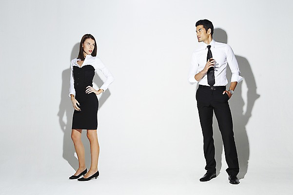 포토 JPG 스튜디오촬영 전신 외국인 해외기획촬영 2012년태국 여자 남자 비즈니스 실내 서기 사람 정장 20대 성인 두명 마주보기 직장인 비즈니스맨 비즈니스우먼 청년만 성인만 국내포토 직업 옷 모션 인종 청년 내부 파일형식