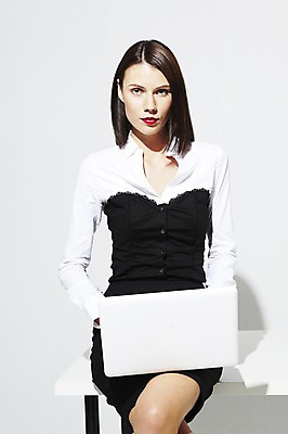 포토 JPG 스튜디오촬영 외국인 해외기획촬영 2012년태국 여자 비즈니스 실내 한명 사람 앉기 20대 성인 앞모습 노트북 컴퓨터 다리꼬기 웹서핑 업무 직장인 비즈니스우먼 작업실 책상 여자만 여자한명만 성인여자만 청년만 청년여자만 성인한명만 청년여자한명만 성인여자한명만 성인만 국내포토 직업 1 뷰포인트 가구 모션 인종 청년 내부 전자제품 작업 파일형식