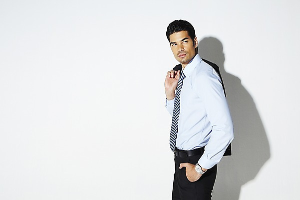 포토 JPG 스튜디오촬영 외국인 해외기획촬영 2012년태국 남자 셔츠 와이셔츠 비즈니스 실내 한명 서기 사람 정장 20대 성인 옆모습 직장인 비즈니스맨 남자만 남자한명만 성인남자만 청년만 청년남자만 청년남자한명만 성인한명만 성인남자한명만 성인만 국내포토 직업 1 옷 뷰포인트 상의 모션 인종 청년 내부 파일형식