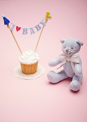 포토 JPG 스튜디오촬영 잡화 음식 인형 분홍색 컬러 생활용품 백그라운드 실내 근접촬영 사람없음 아웃포커스 장난감 놀이용품 케이크 곰인형 아기용품 컵케이크 오브젝트 국내포토 뷰포인트 디저트 촬영기법 내부 파일형식