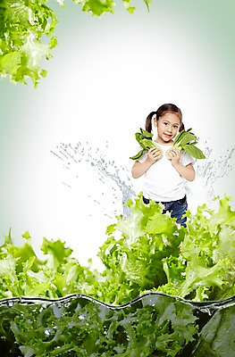 PSD 외국인 편집 편집이미지 그릇 웰빙 여자 어린이 음식 채소 건강 한명 서기 미소 웃음 들기 사람 소녀 상반신 앞모습 물 신선 유기농 청경채 치커리 여자만 여자한명만 어린이만 소녀만 소녀한명만 이미지편집 자연요소 1 식기 뷰포인트 모션 표정 인종 파일형식