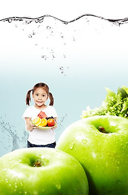 PSD 외국인 편집 편집이미지 그릇 접시 웰빙 여자 어린이 음식 채소 오렌지 과일 포도 수박 건강 한명 서기 미소 웃음 들기 사람 소녀 상반신 앞모습 물 물방울 신선 사과 유기농 청사과 여자만 여자한명만 어린이만 소녀만 소녀한명만 이미지편집 자연요소 1 식기 뷰포인트 모션 표정 인종 파일형식