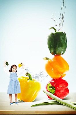 전신 PSD 외국인 편집 편집이미지 웰빙 원피스 여자 어린이 음식 포즈 채소 피망 콩 파프리카 건강 한명 서기 들기 사람 소녀 앞모습 물 쌓기 귀여움 흐름 신선 유기농 여자만 여자한명만 어린이만 소녀만 소녀한명만 이미지편집 자연요소 1 옷 뷰포인트 컨셉 모션 곡류 인종 파일형식
