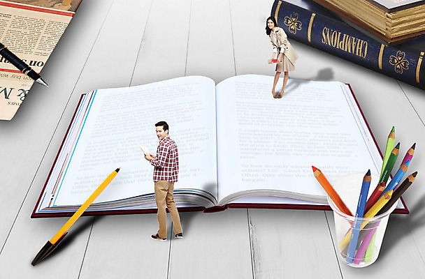 전신 PSD 서양인 외국인 백인 편집 편집이미지 여자 남자 상상 색연필 서기 미소 웃음 들기 사람 동양인 20대 성인 취미 두명 라이프 앞모습 뒷모습 책 독서 필기구 펜 볼펜 펼침 뒤돌아보기 청년만 성인만 이미지편집 뷰포인트 모션 문구용품 학용품 표정 인종 청년 생활 파일형식