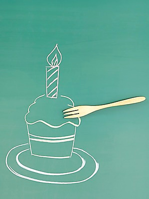 포토 JPG 스튜디오촬영 그릇 식기 접시 음식 백그라운드 포크 초 촛불 실내 사람없음 케이크 칠판 컵케이크 오브젝트 그림 국내포토 디저트 내부 파일형식