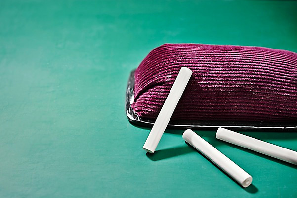 포토 JPG 스튜디오촬영 백그라운드 실내 사람없음 칠판 오브젝트 지우개 분필 교구 칠판지우개 국내포토 교육 학용품 내부 초크 파일형식