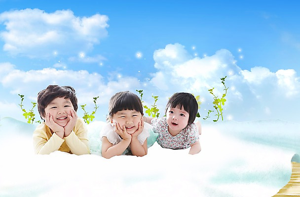 PSD 구름 편집 편집이미지 여자 남자 행복 엎드리기 잎 가족 포토일러 하늘 나뭇잎 남매 미소 웃음 사람 동양인 세명 귀여움 턱괴기 다정 한국인 육아 아기 동생 언니 오빠 이미지편집 자연요소 식물 감정 컨셉 관계 모션 표정 인종 자매 파일형식