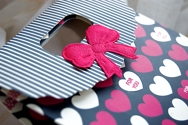 포토 JPG 해외이미지 기념일 리본 백그라운드 크리스마스 가방 포장 휴가 발렌타인데이 선물 사랑 사람없음 컬러풀 세일 상점 마음 축하 생일 시장 구매 컨테이너 활 주기 패키지 스타일 해외202004 해외포토 잡화 감정 산업 컬러 컨셉 모션 데이이벤트 이벤트 쇼핑 파일형식 이미지허브